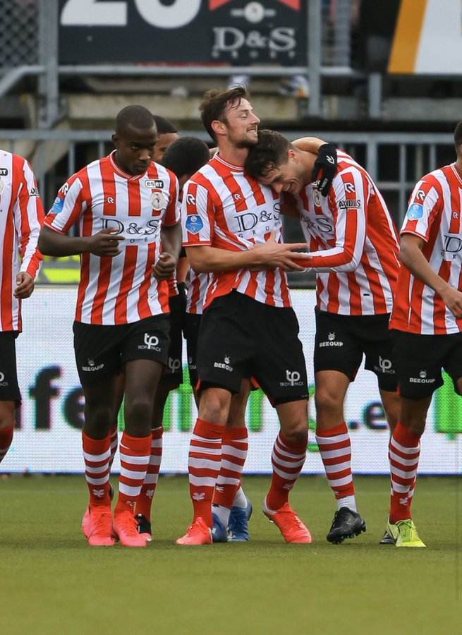 社交媒体上 社交媒体上