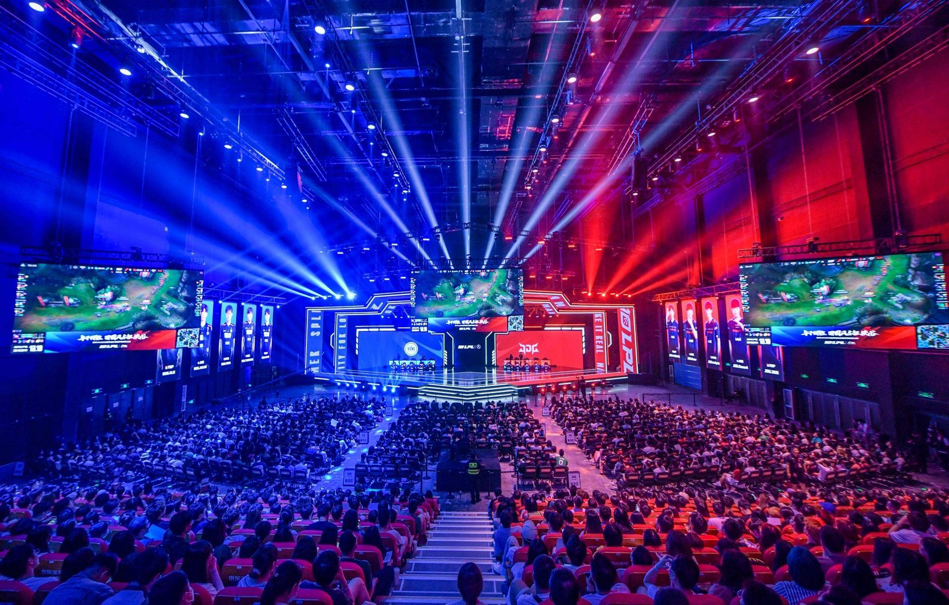 借助自动战 借助自动战